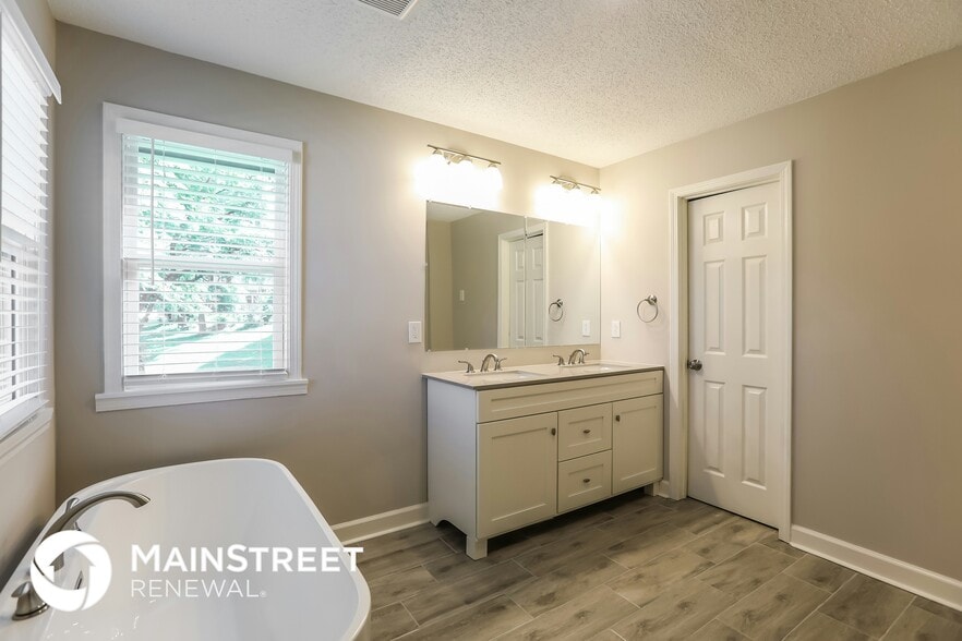 Building Photo - 1539 Dartmouth Dr