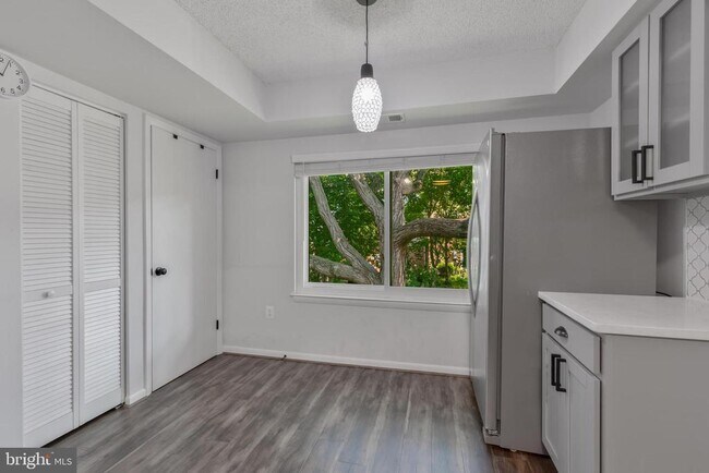 Building Photo - 10214 Bushman Dr