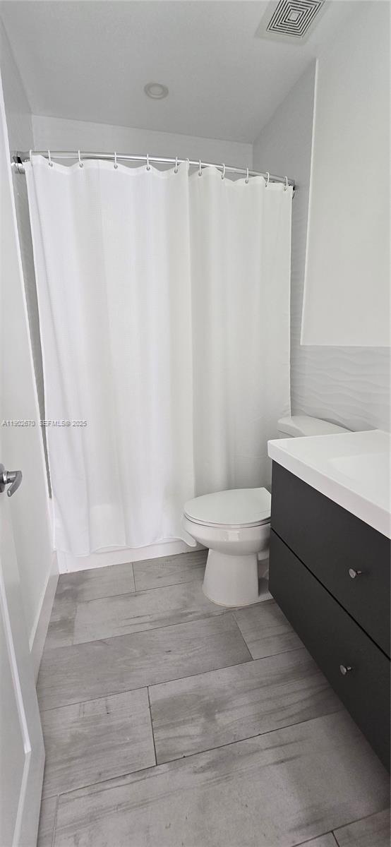 Building Photo - 3823 Thomas Ave