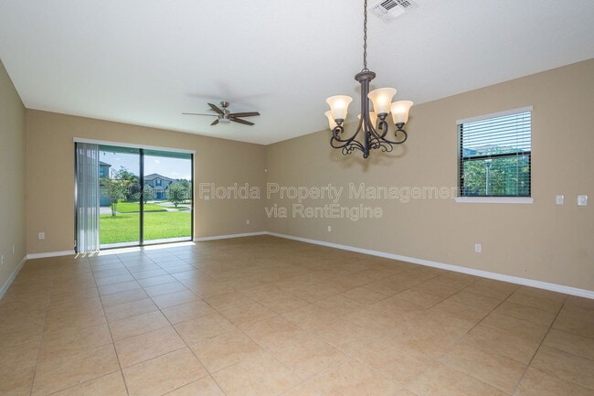 Building Photo - 12992 Holdenbury Ln