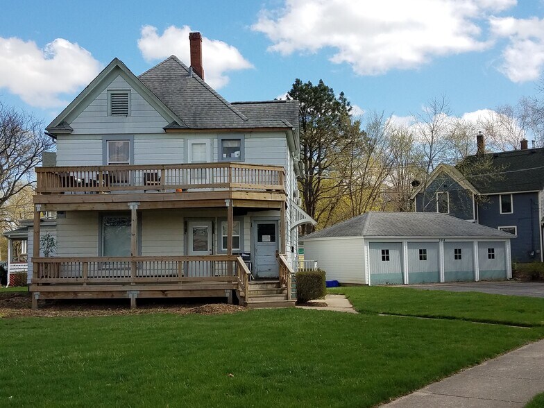 Primary Photo - 304 S Madison St