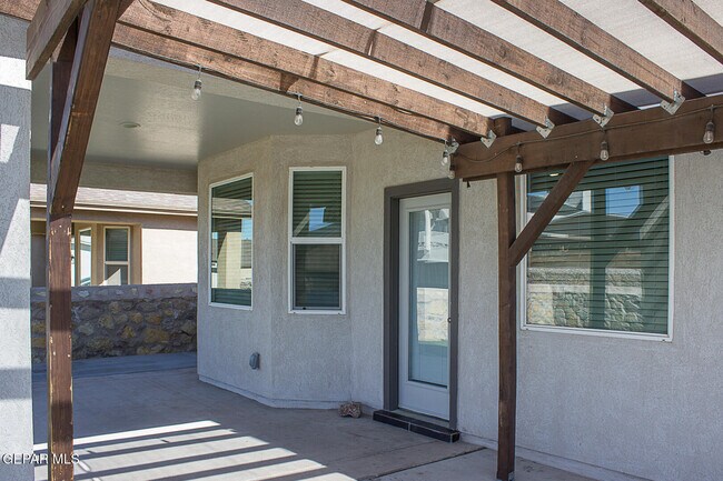 Building Photo - 2621 Mike Price Dr