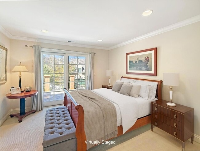 Building Photo - 1526 Hillview Dr