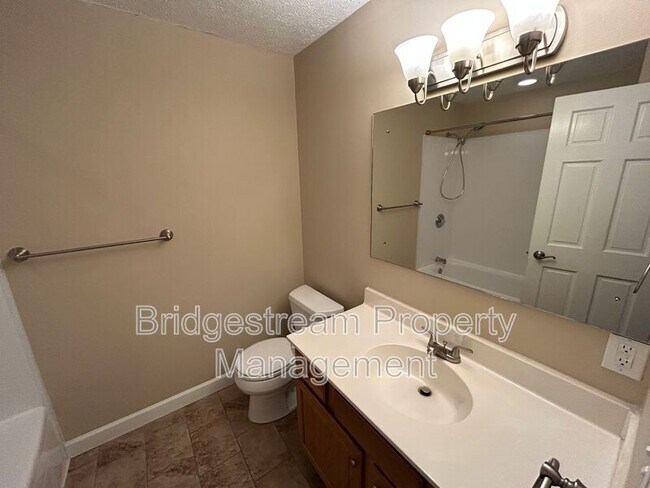 Building Photo - 1567 Burchwood Dr