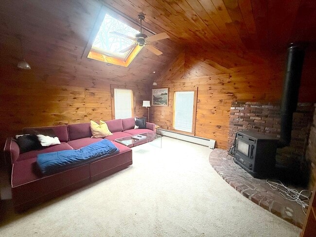 Building Photo - 16 Barber St