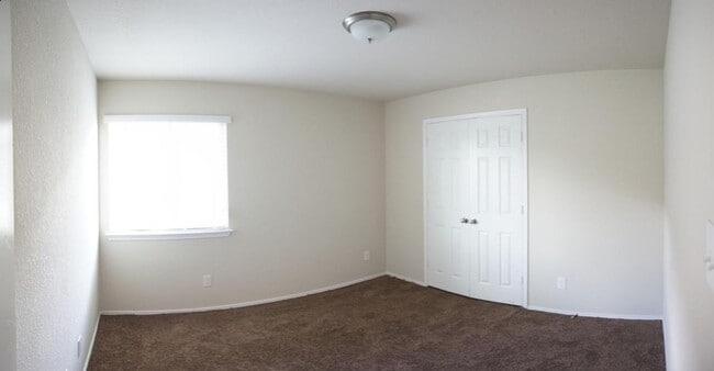 Building Photo - 6302 Cool Creek Dr