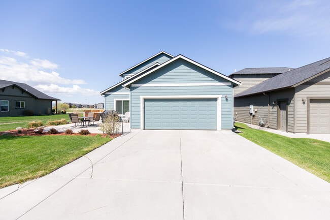 Building Photo - 136 Bull Frog Dr