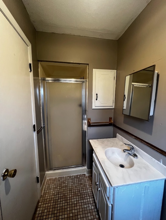 Building Photo - 7725 Tessman Dr