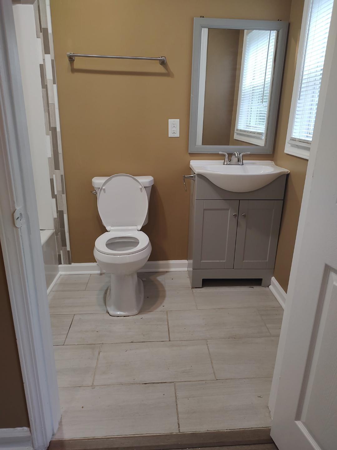 Bathroom w/Ceramic Floor - 527 Oakland Pl