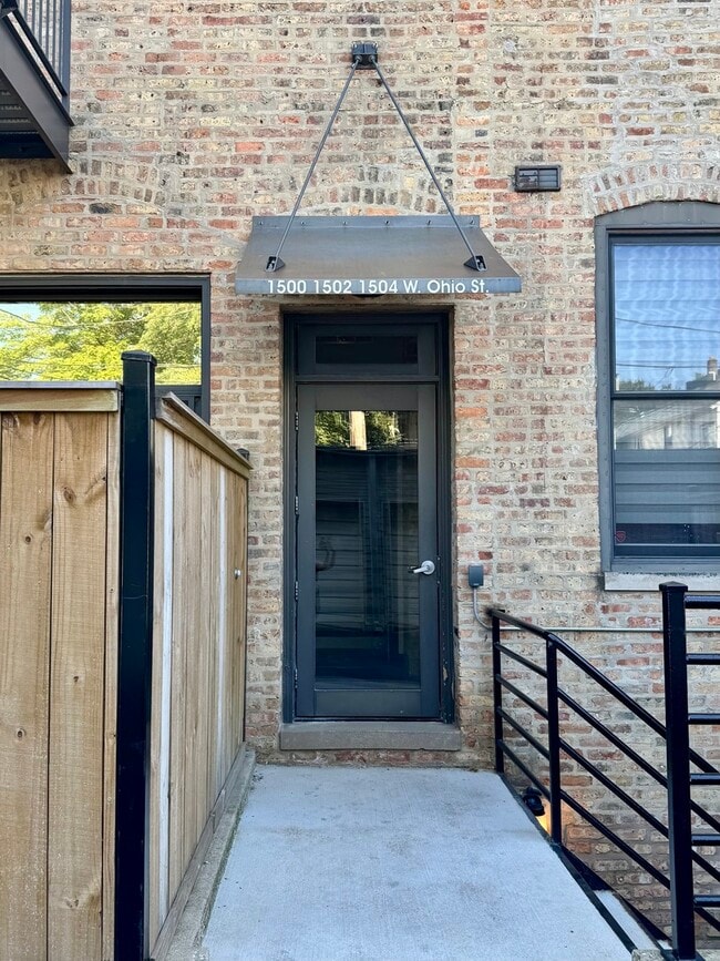 Building Photo - 1502 W Ohio St