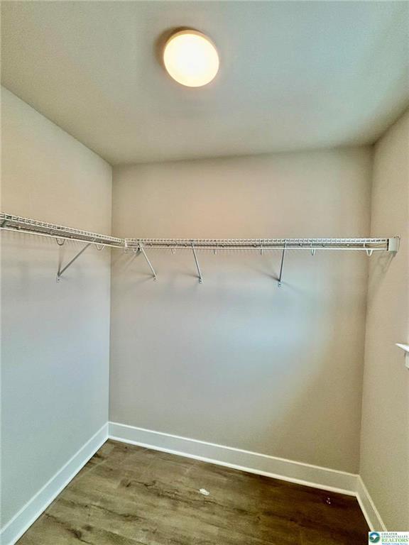 Building Photo - 1411 Greenview Dr