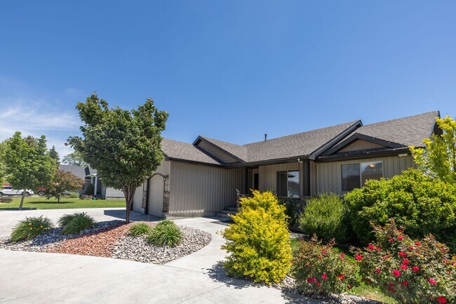 Building Photo - BEAUTIFUL 5 BED 3 BATH HOME IN FIRTH