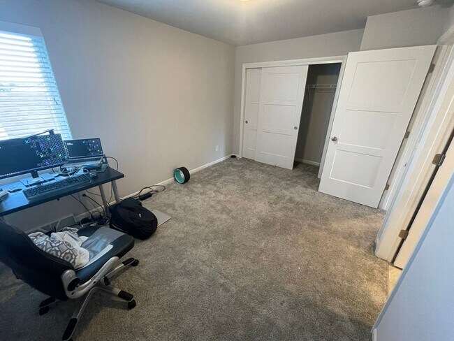 Building Photo - Newly built 2 bed / 2.5 bath townhouse in ...