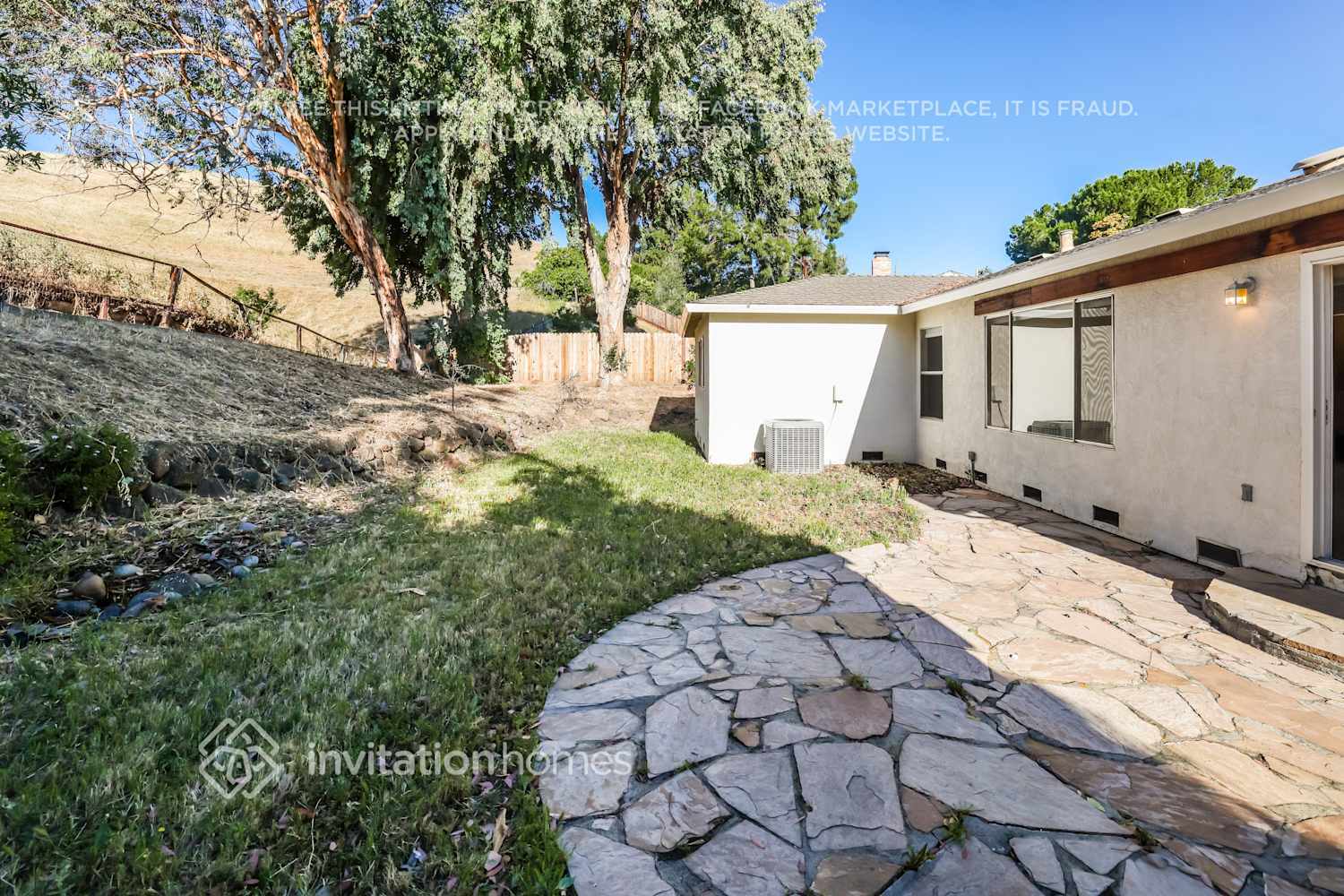 Building Photo - 2425 Grimsby Dr