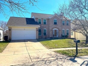 Building Photo - 5 Bed 3.5 Bath Chesterfield Charmer