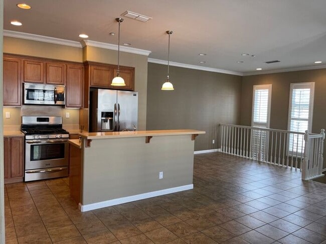Building Photo - Mountain House 2 Bedroom 2 Bath Townhome