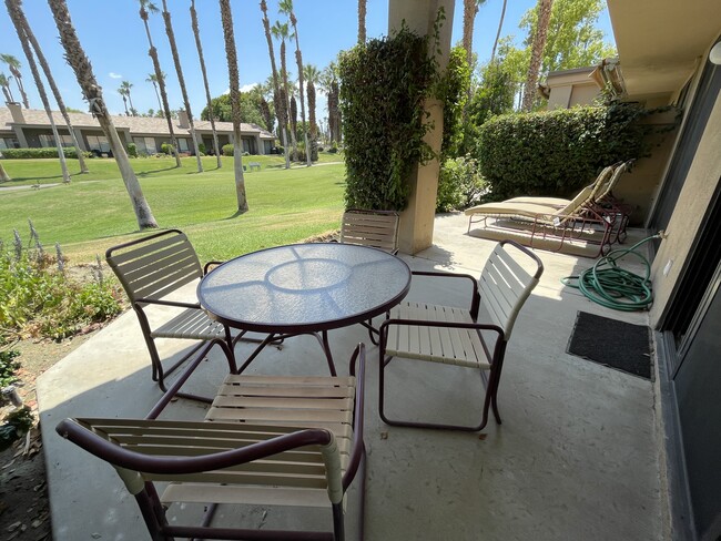 Fairway Patio - table, 4 chairs and 2 chaise loungers - 38613 Wisteria Dr