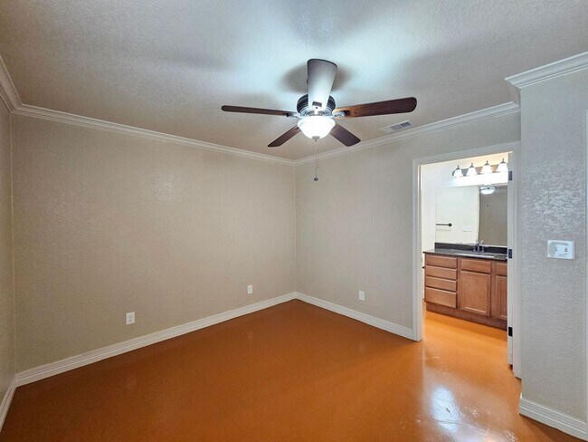 Building Photo - NEW IN MANAGEMENT - COMING SOON!