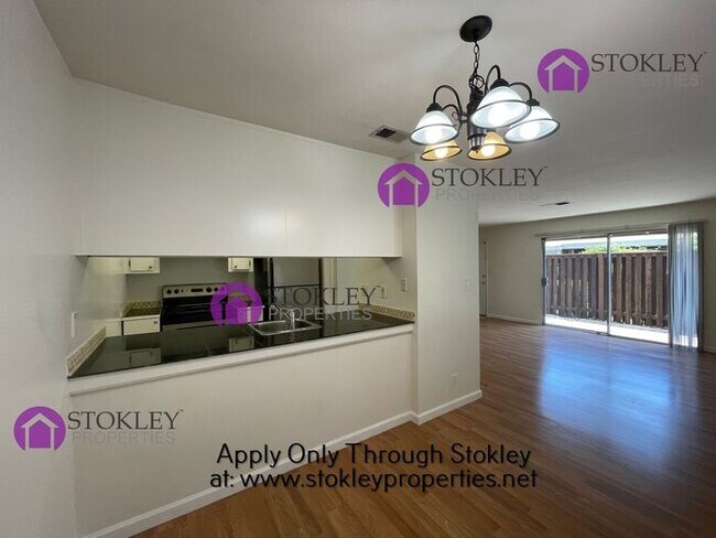 Building Photo - 2085 Olivera Rd