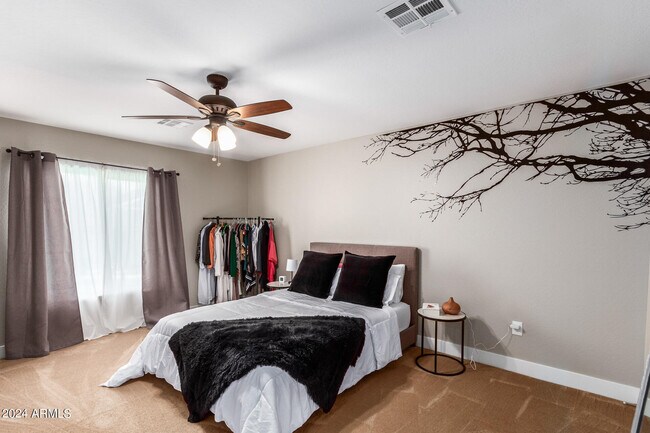 Building Photo - 2644 E Sylvia St