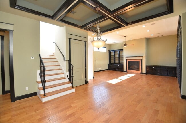 Building Photo - 1818 Binz St