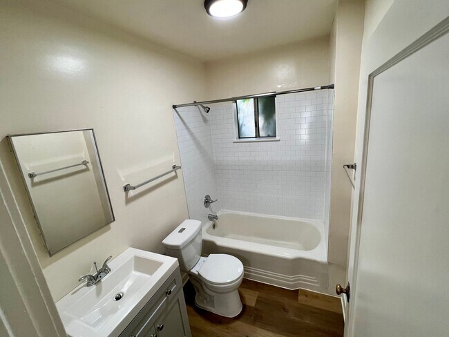 Building Photo - 178
