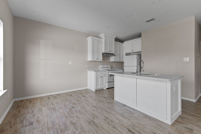 Building Photo - 2425 North Valley Circle, UNIT A
