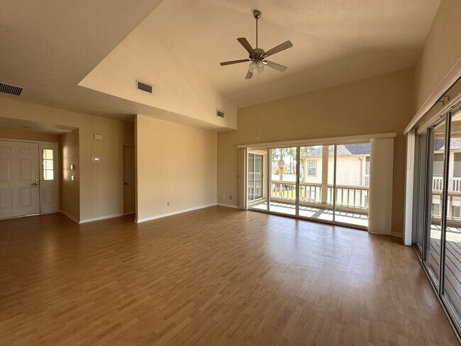 Building Photo - 2 Bedroom 2 Bath in Plantation Bay in Ormond Beach