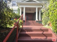 Building Photo - 317 S Norton Ave