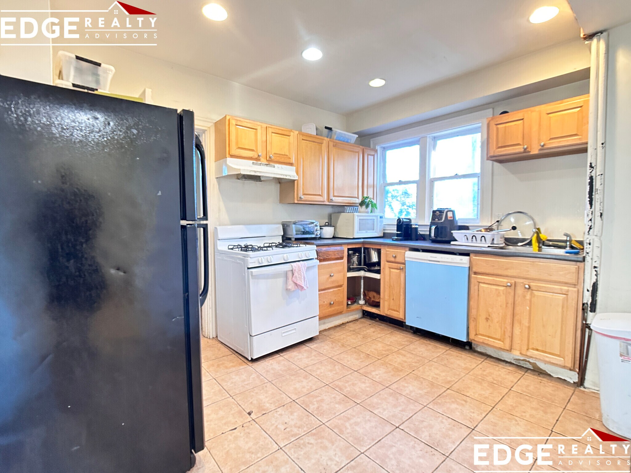 Building Photo - 38 Pratt St