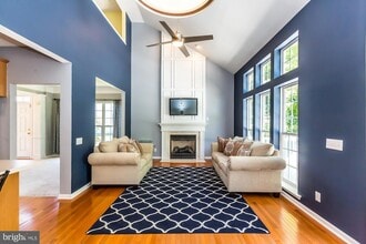 Building Photo - 684 Churchill Rd