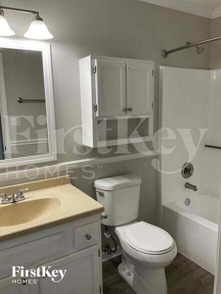 Building Photo - 962 Andover Dr