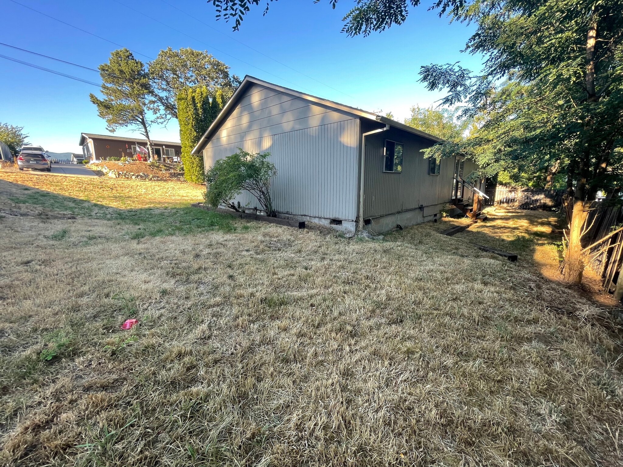 Building Photo - 100 SW Ruckel St