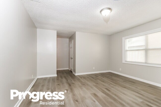 Building Photo - 719 Place Chateau