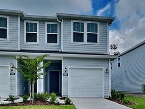 Building Photo - Brand New Townhome