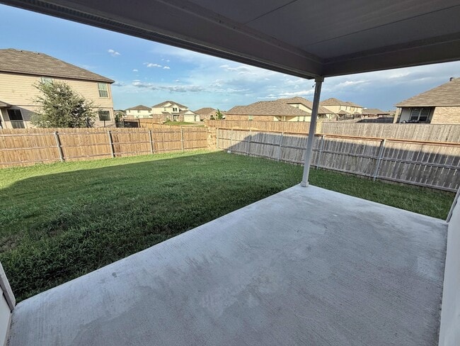 Building Photo - 2828 Gilchrist Dr