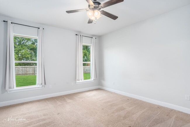 Building Photo - Willow Heights Rental