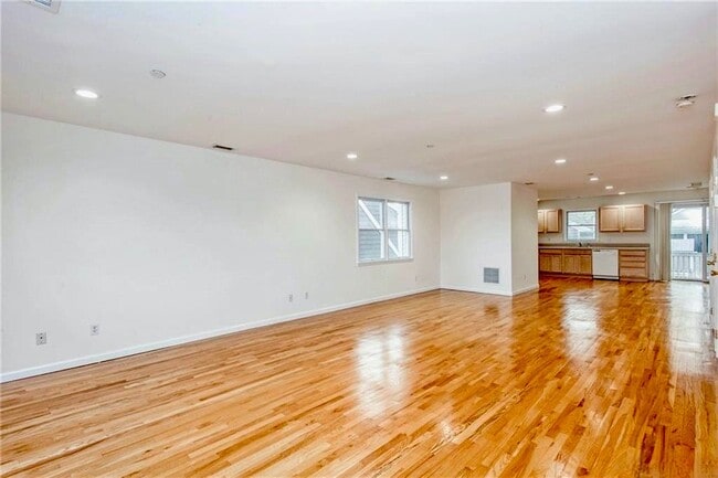 Building Photo - Impeccable 3 Bedroom Townhouse With Upscale Features $5700