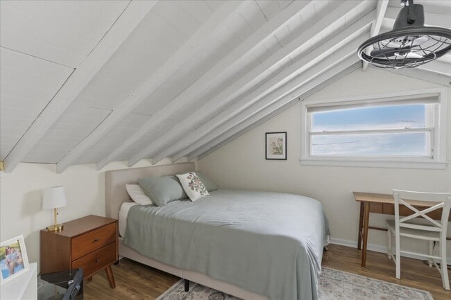 Building Photo - 3144 North Southport-CH2