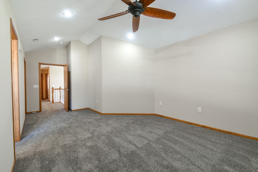 Building Photo - 9412 Forest Glen Dr