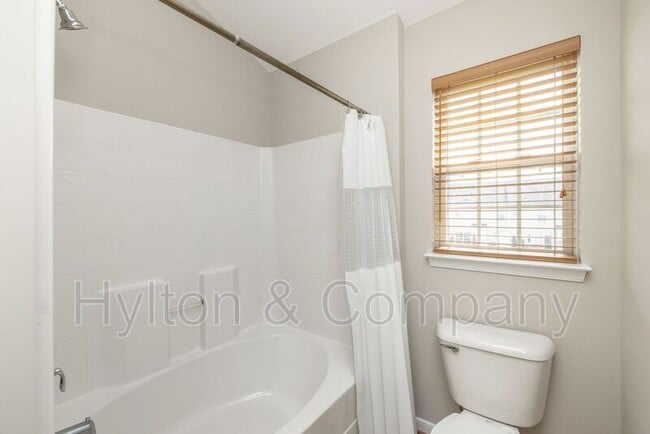 Building Photo - 907 Dominion Townes Ct