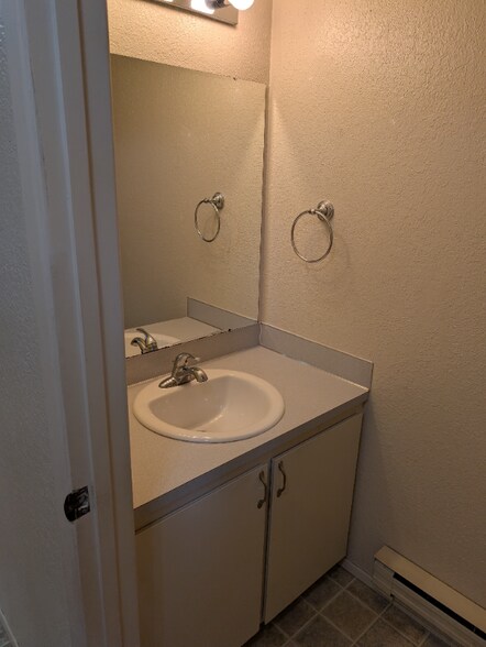 Building Photo - 4617 80th St NE