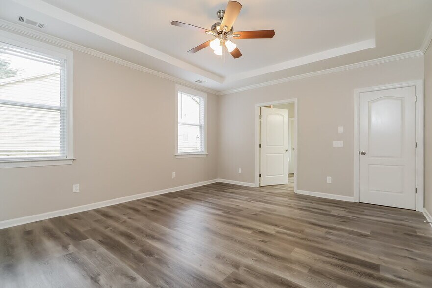 Building Photo - 361 Southgate Dr