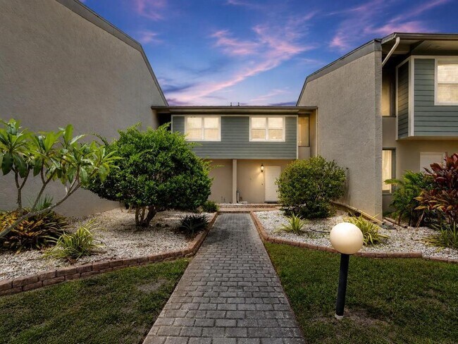 Building Photo - 1028 Apollo Beach Blvd