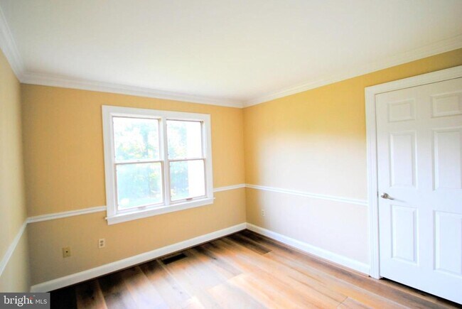 Building Photo - 1506 Chain Bridge Ct