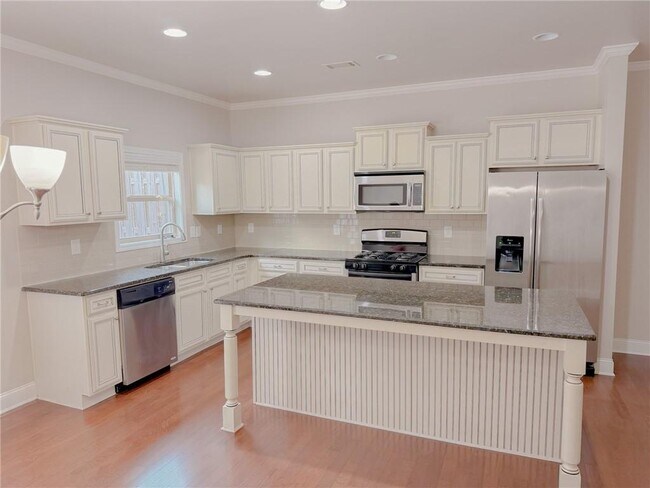 Building Photo - 786 Garbrooke Dr