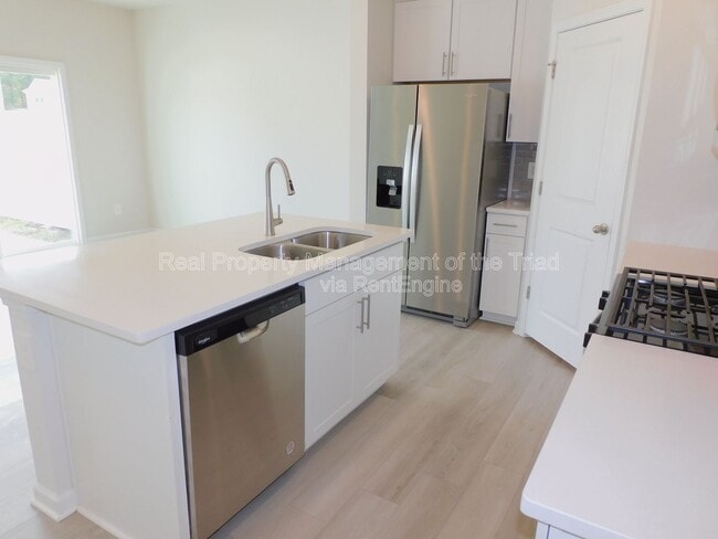 Building Photo - 221 Still Pasture Ln