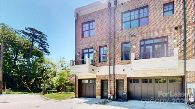 Building Photo - 602 West Blvd