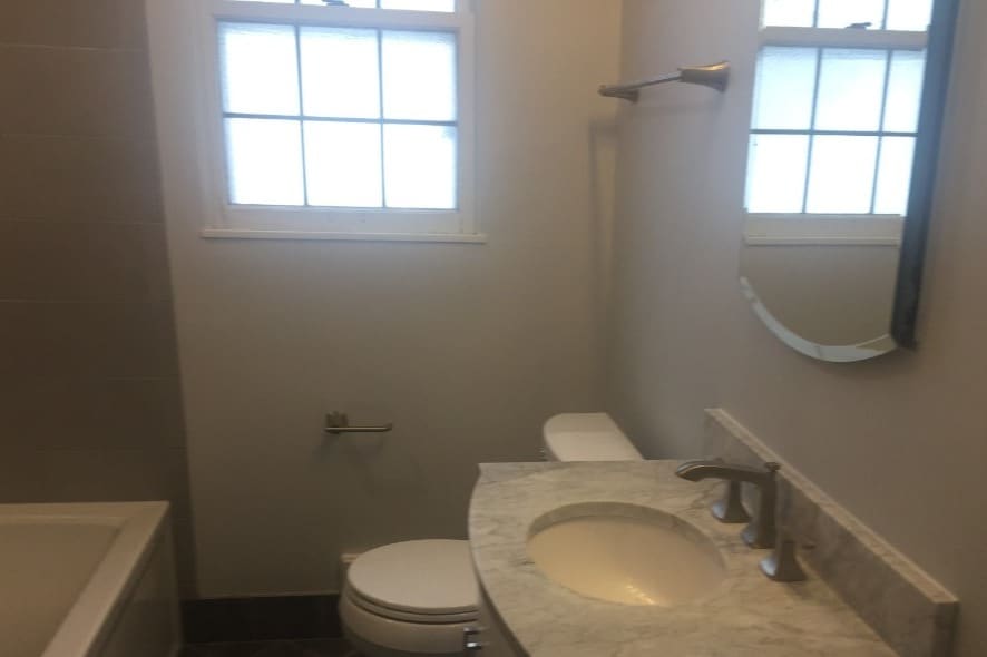 1st Floor Bath - 4337 N Woodburn St