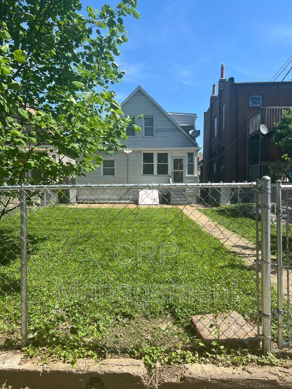 Building Photo - 5318 Quincy St